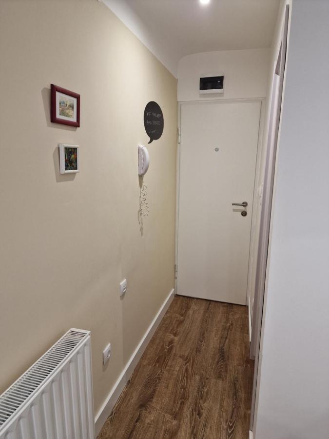 Apartment Business Center *