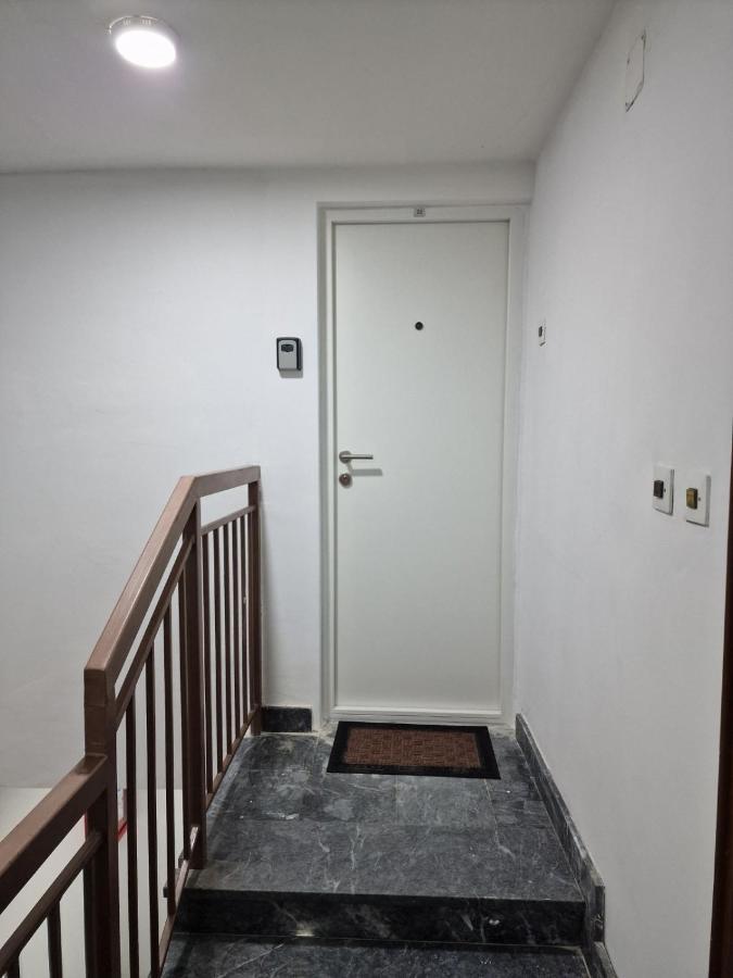 Business Center Apartment *